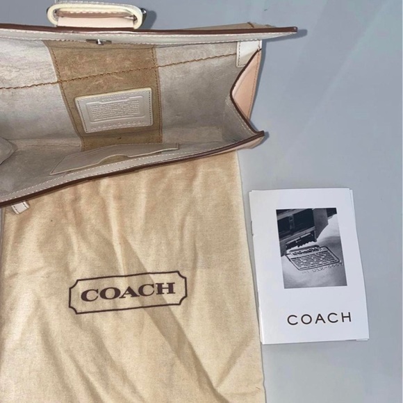Coach Clutch - Picture 3 of 3